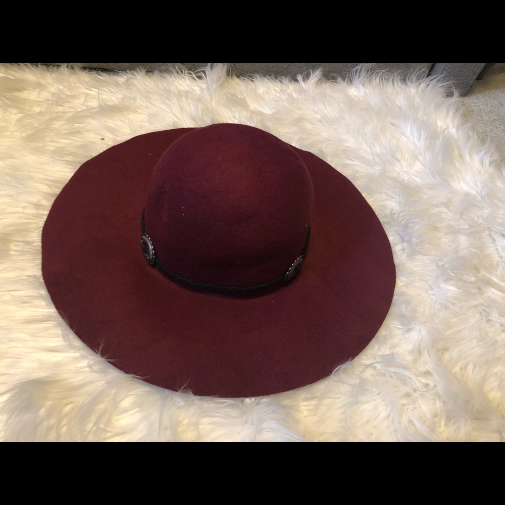Burgundy floppy hat